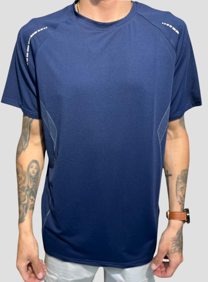 Remera Dry-Fit con reflector en el hombro